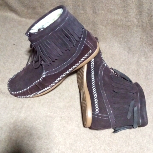 RARE ALDO MOCCASINS BUFFALO BOOTS - Picture 1 of 5
